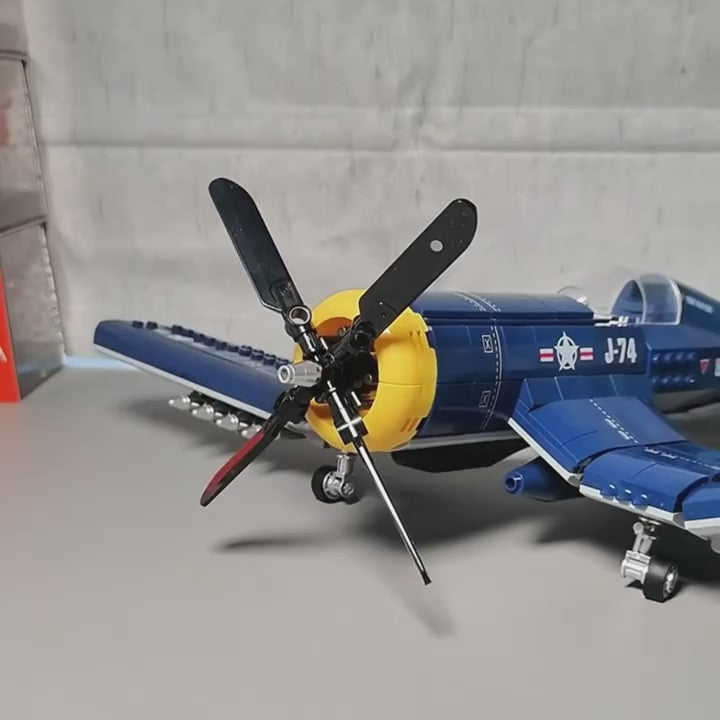 1002pcs F4-U Classic American Fighter Building Blocks, Pirate Ship Carrier Model, Military Theme Series Plane Ornament, Adult Military Enthusiast Collection, Easter Christmas Holiday Gift